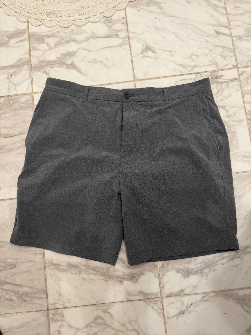 Men’s 38 vineyard vines performance shorts